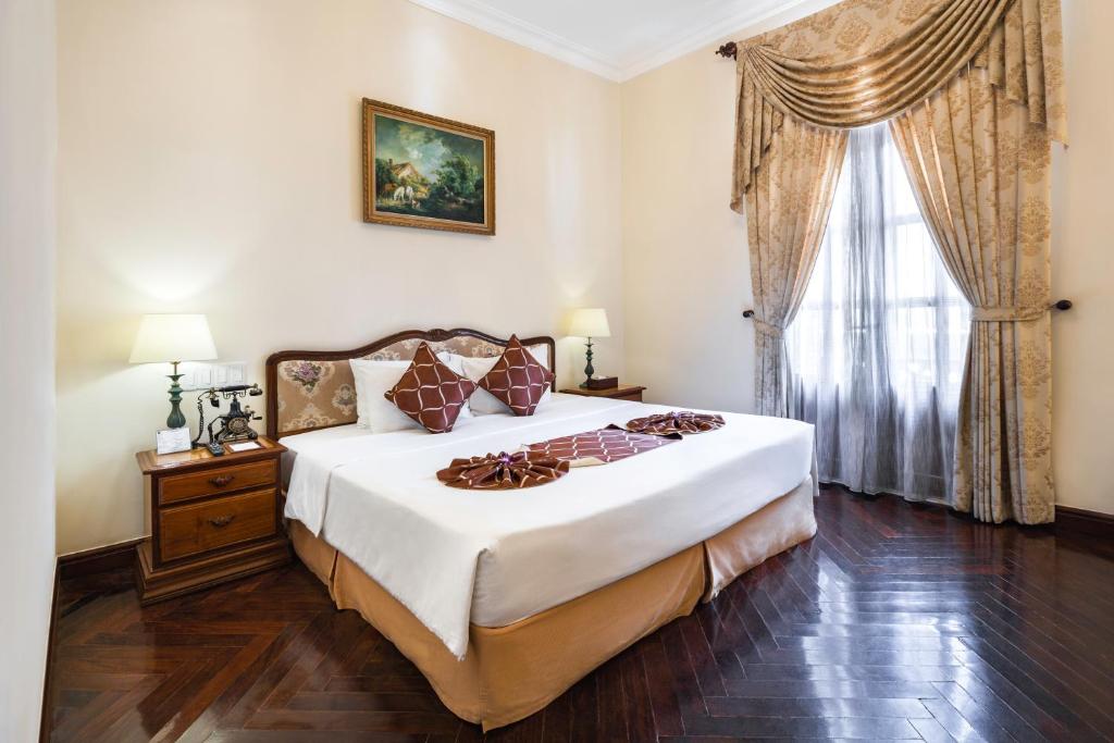 Phòng Grand Executive Có Giường Cỡ King Nhìn Ra Thành Phố Hoặc Ban Công