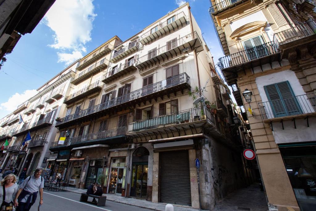 The building in which Az apartmant is located