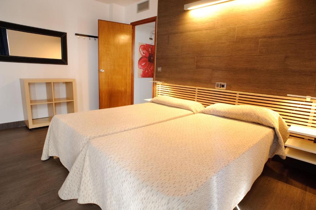Apartamentos San Francisco, San Antonio – päivitetyt vuoden ...