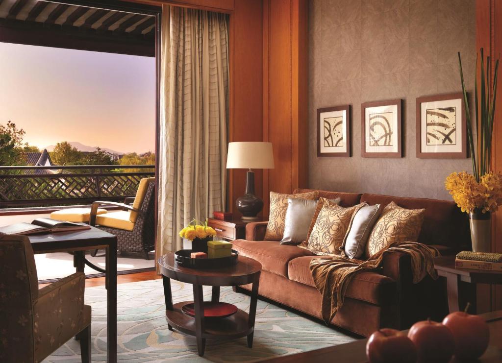 Four Seasons Hotel Hangzhou at West Lake - Premier Garden View Twin Room
