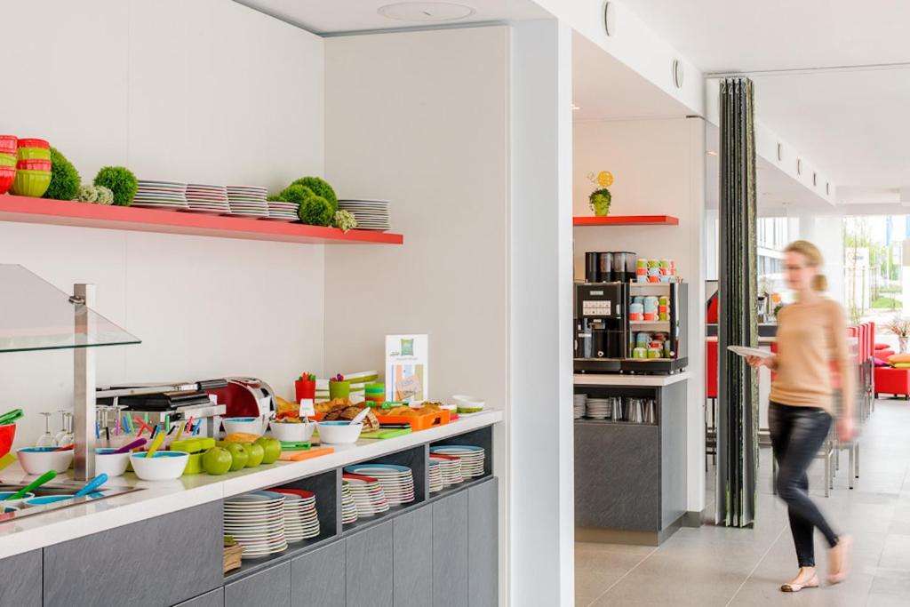 Dapur atau dapur kecil di ibis Styles Karlsruhe Ettlingen