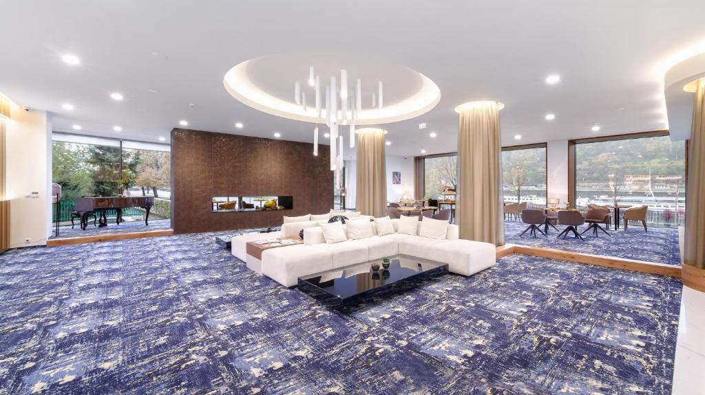 The President - Resim 13