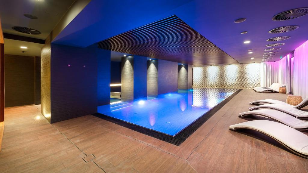 The President - Resim 24