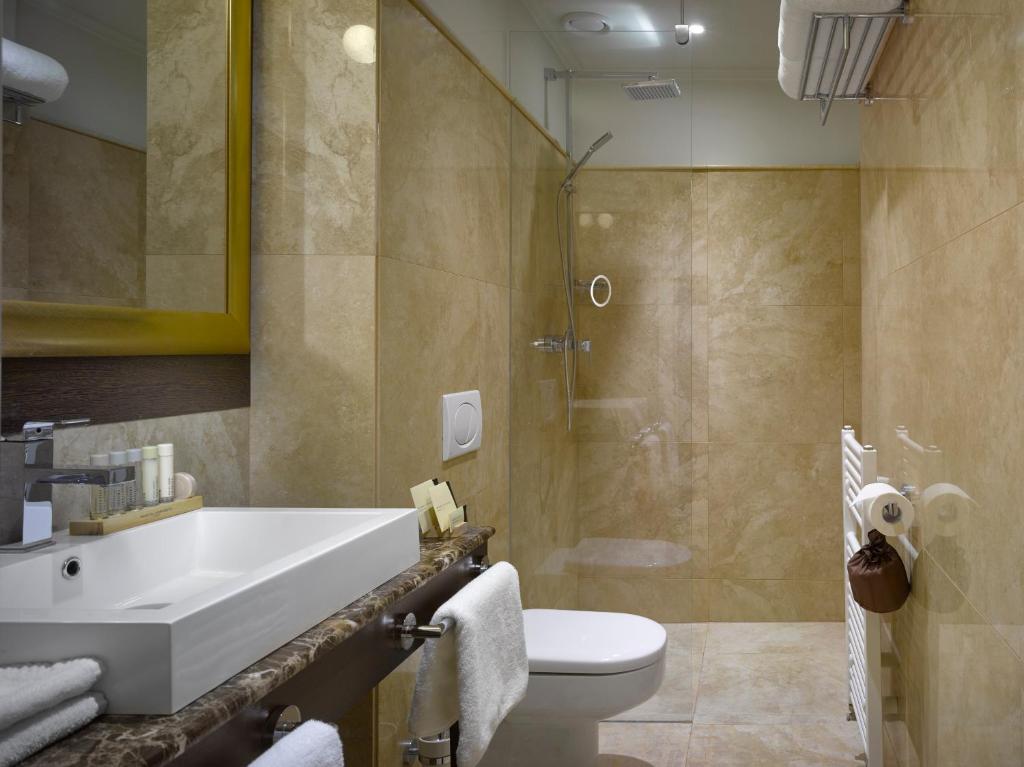 Kupatilo u objektu Grandezza Hotel Luxury Palace