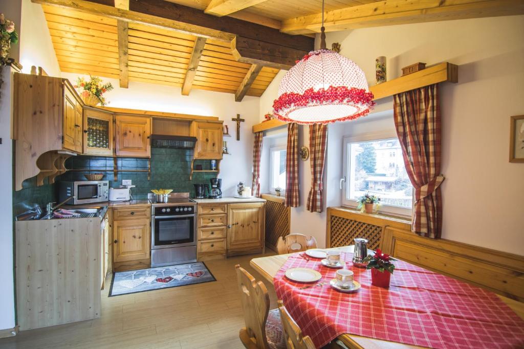 Kuchyňa alebo kuchynka v ubytovaní Residence Sisi