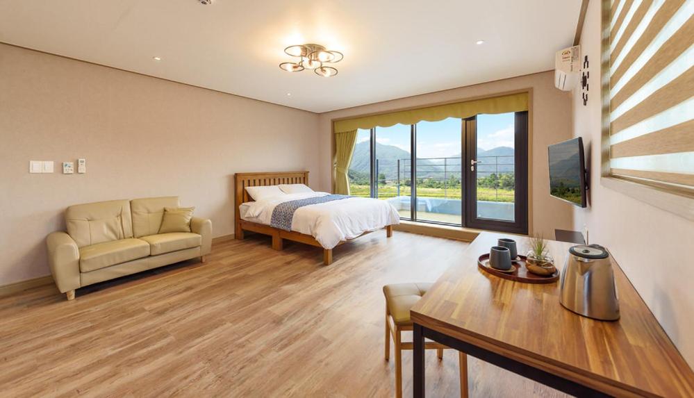 Gyeongpoen Pension - 
