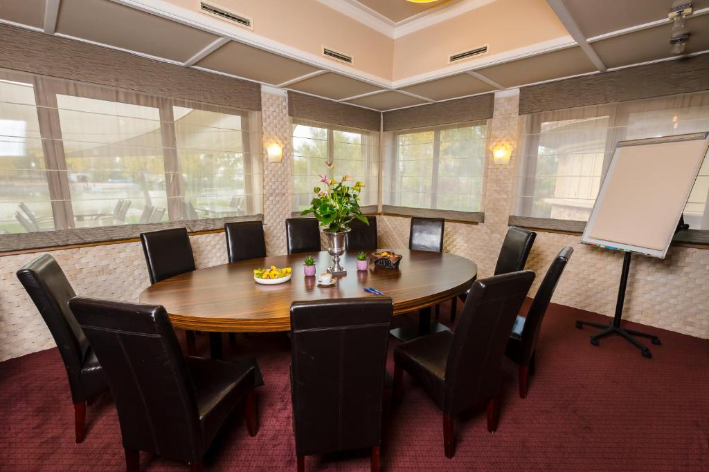 Duna Garden Hotel - Resim 7