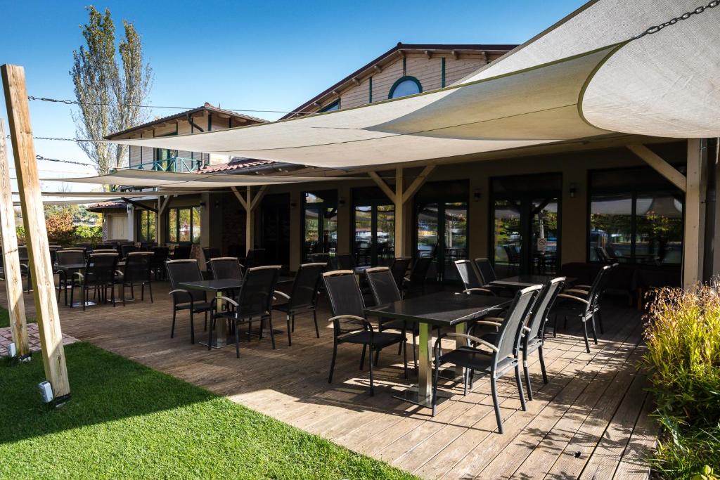 Restaurace v ubytování Duna Garden Hotel