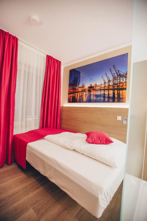 
Single Room with Private Bathroom
