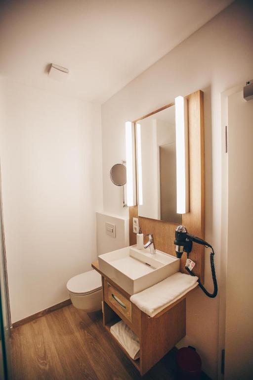 Hotel Luckys Inn - Resim 37