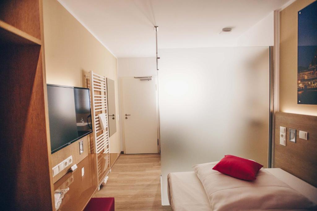 Hotel Luckys Inn - Resim 36