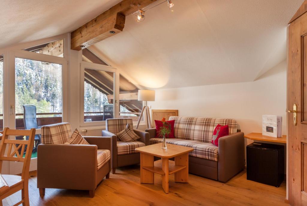 Posezení v ubytování Hotel Bad Rain mit Oberstaufen PlusGolf