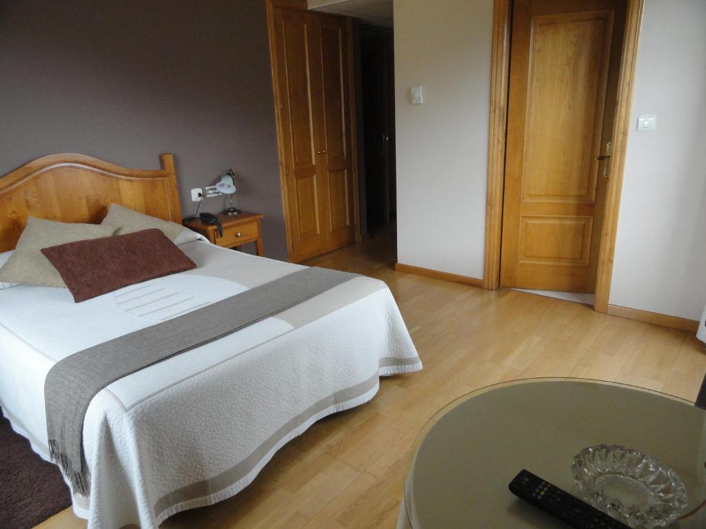 Cama o camas de una habitación en Hotel Restaurante Casa Petronila