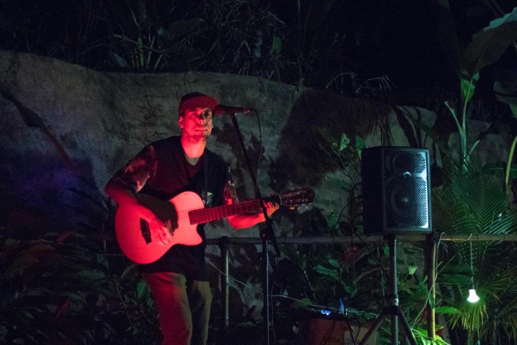  Bamboo Groove Hostel