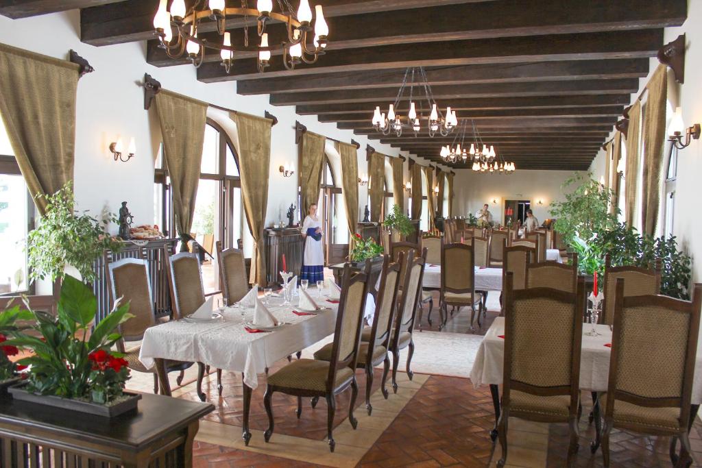 Restaurace v ubytování Hotel Medieval