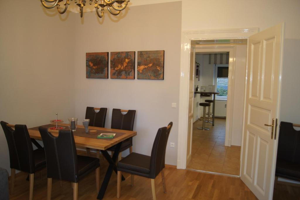 Ruang duduk di Apartment Graz-Ulrichsbrunn, free parking