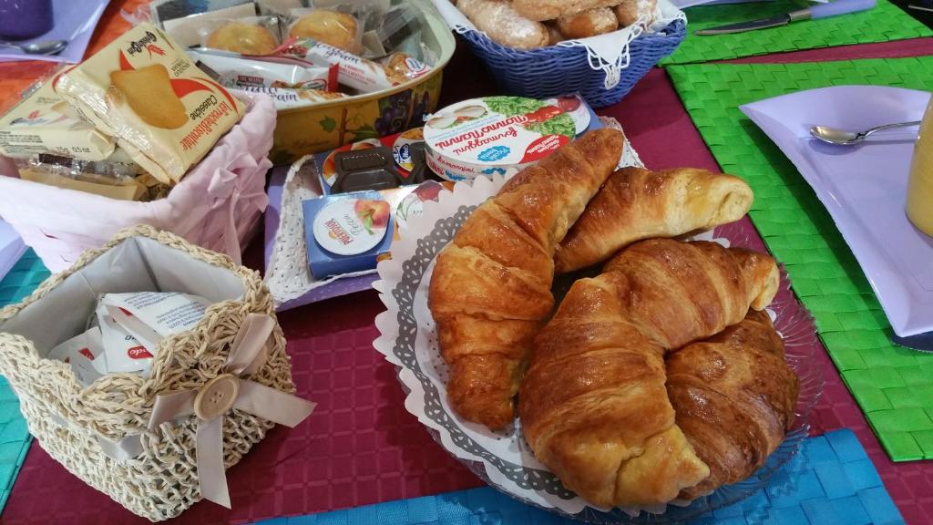 Jedlo v ubytovaní bed & breakfast alebo blízkom okolí