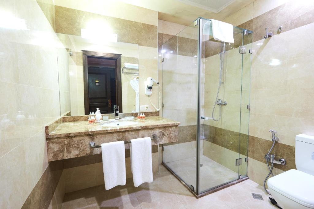 Koupelna v ubytování Smith Hotel