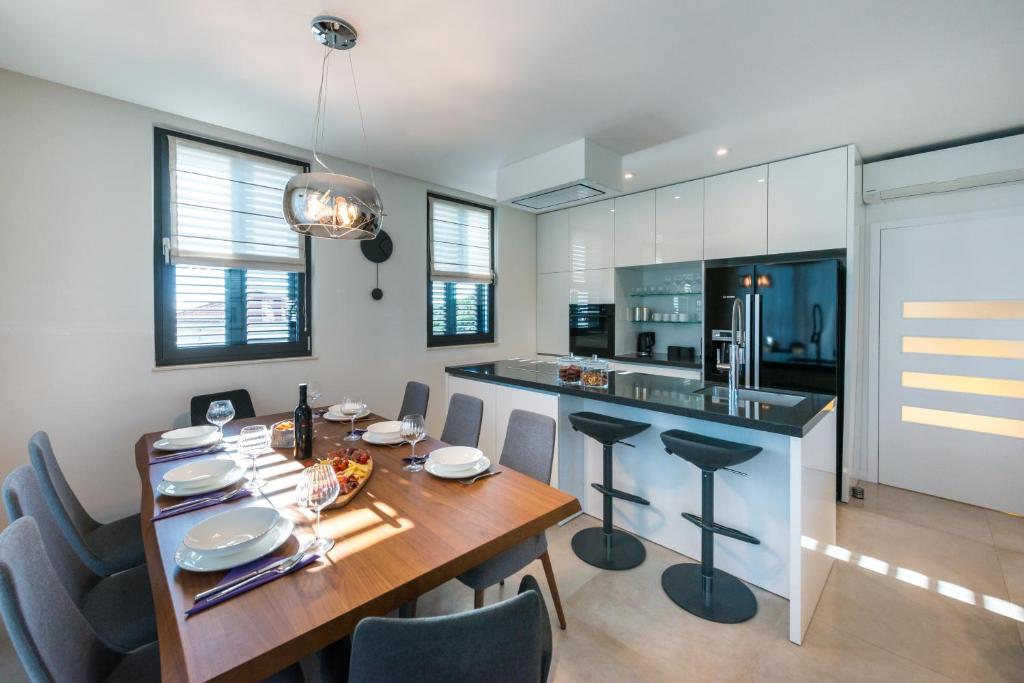 Kuchyň nebo kuchyňský kout v ubytování Saint Blaise Luxury Suite