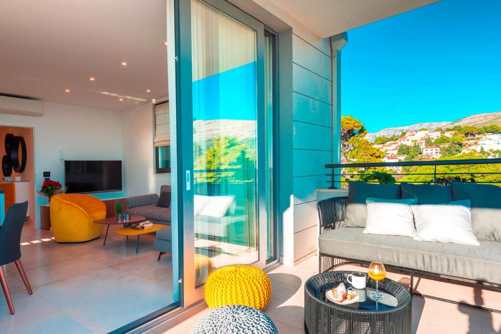 TV a/nebo společenská místnost v ubytování Saint Blaise Luxury Suite