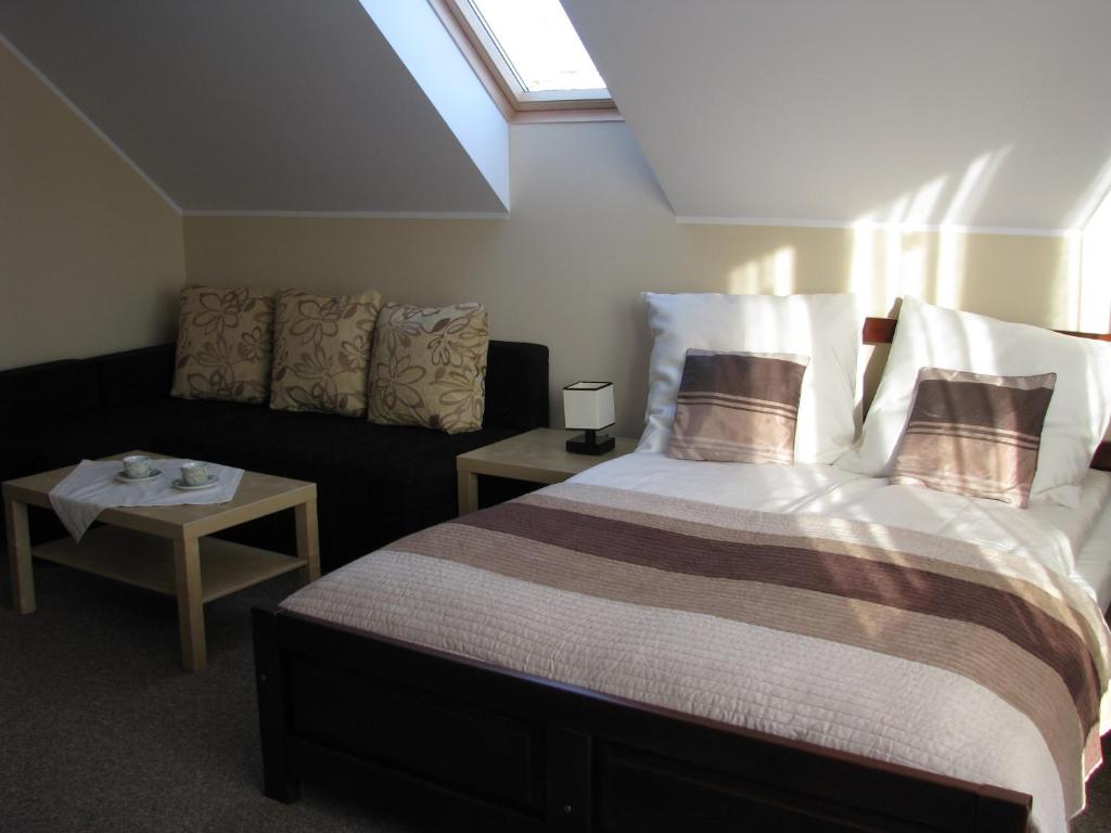 Krzywy Domek w Ostrowie Morza Brzeg - 12