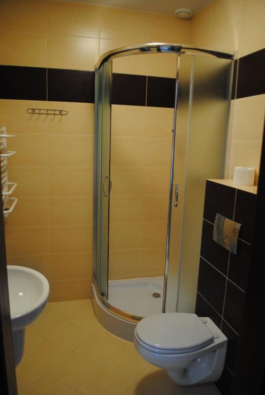 Krzywy Domek w Ostrowie Morza Brzeg - 2