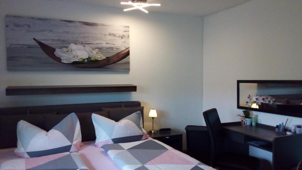 Postel nebo postele na pokoji v ubytování 2 Raum Ferienwohnung Sonnenschein