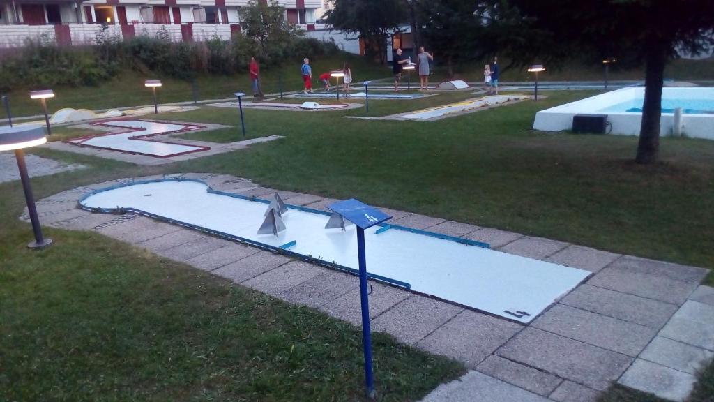 Bazén v ubytování 2 Raum Ferienwohnung Sonnenschein nebo v jeho okolí