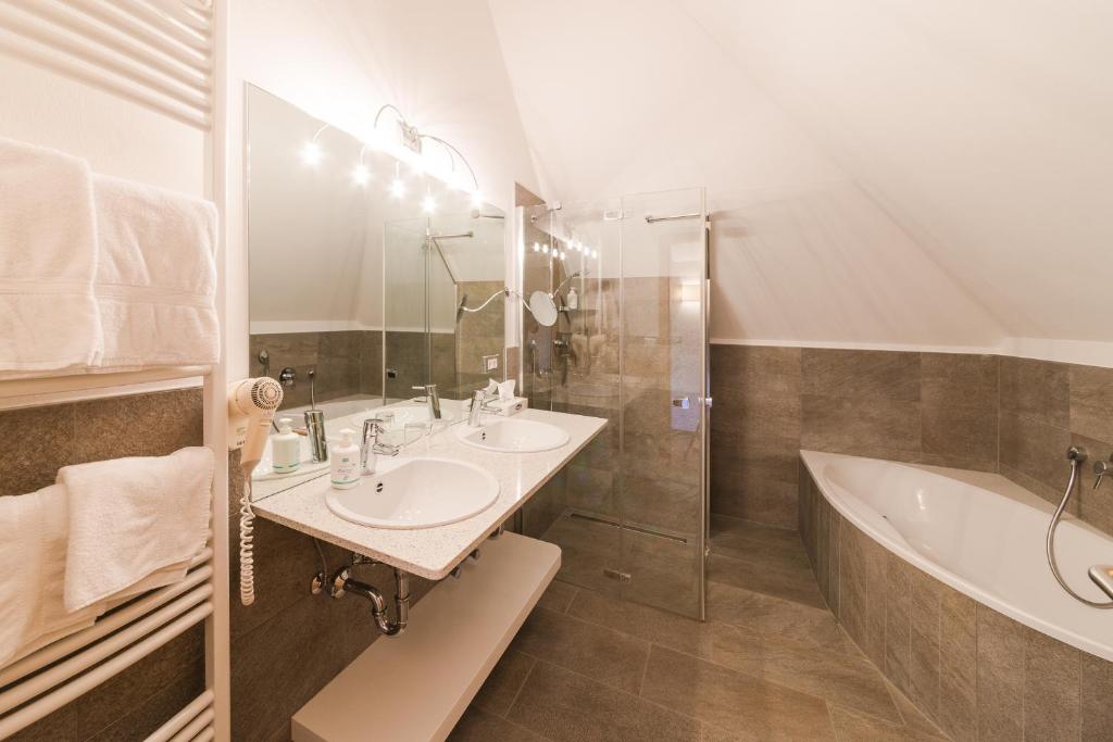 Koupelna v ubytování Hotel Wessobrunn