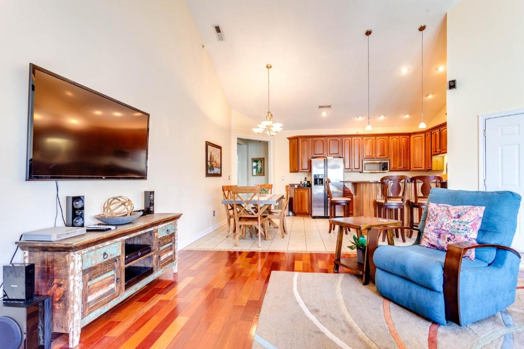 Hotel Tight Lines and Good Times, Andersonville, USA