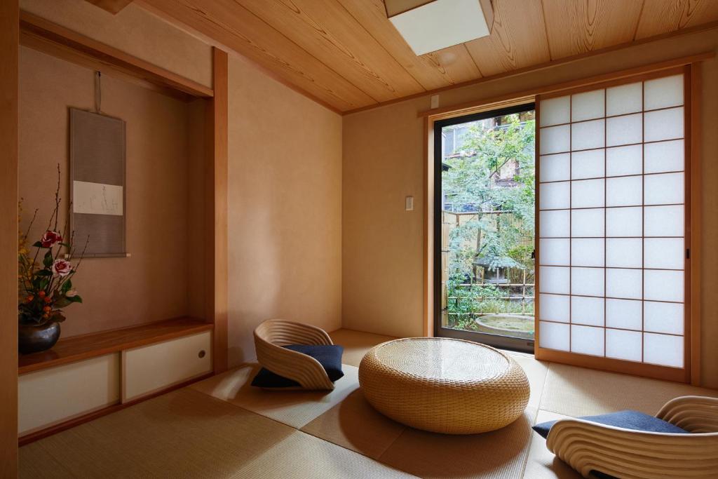 Miro Shijo Kawaramachi Tei