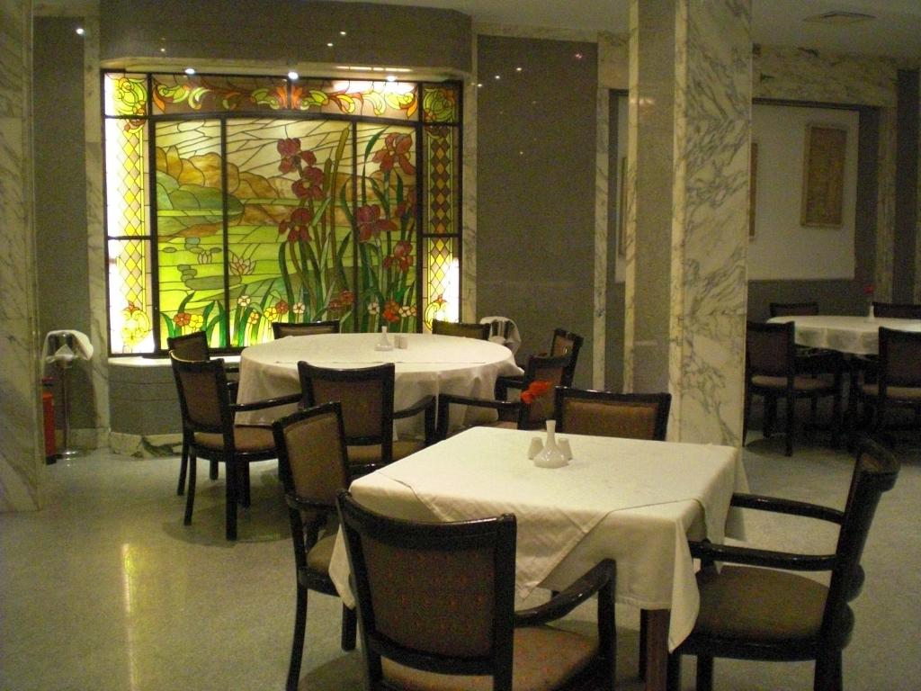 Restaurace v ubytování Philippe Luxor Hotel