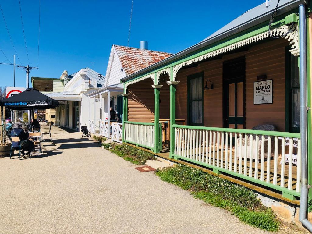 Ned Kelly’s Marlo Cottage - in the best Beechworth location - Maison De Vacances