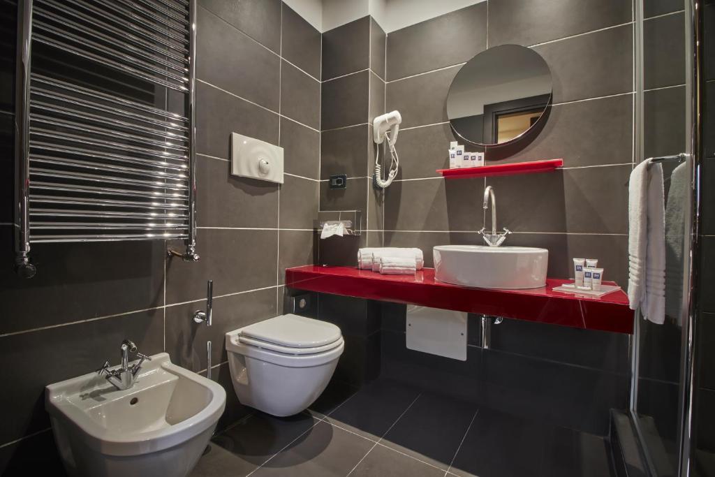 iH Hotels Milano Watt 13的一间浴室