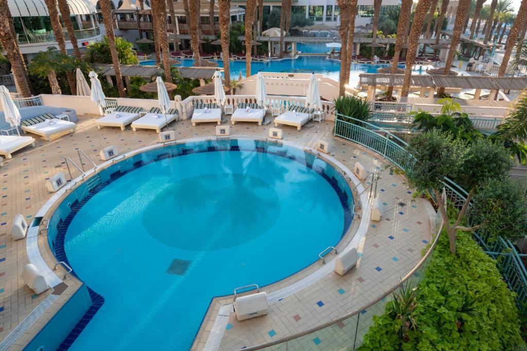 Bazén v ubytování Herods Vitalis Spa Hotel Eilat a Premium collection by Fattal Hotels nebo v jeho okolí