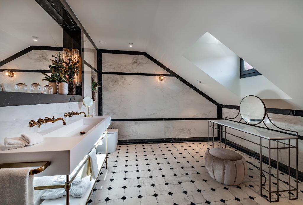 CoolRooms Palacio de Atocha - Resim 45