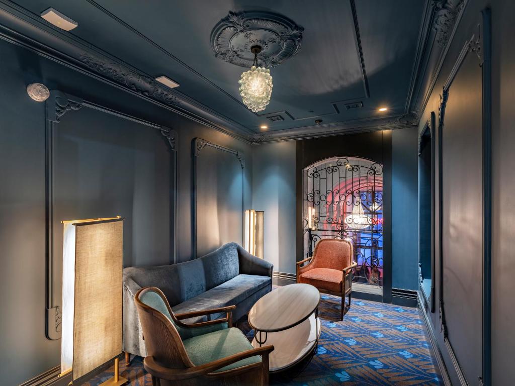 CoolRooms Palacio de Atocha - Resim 41