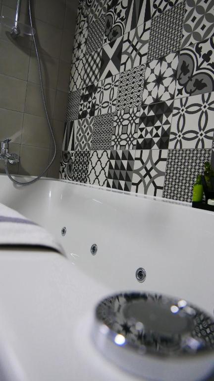 Koupelna v ubytování Evmelia Kakopetria Suites