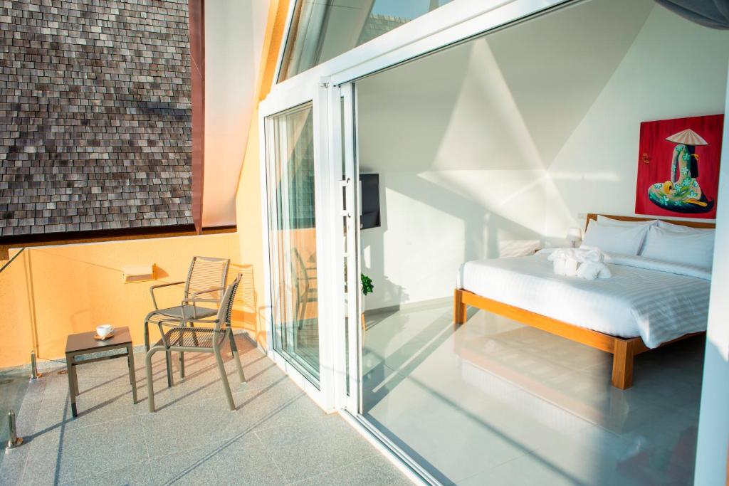 Sunset Emily Villas & Rooms - 高级双卧室，带海景和阳台7B/2