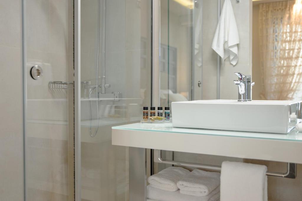 Koupelna v ubytování Athens Platinum Rooms and Suites