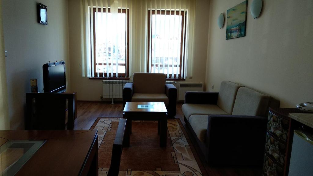 TV a/nebo společenská místnost v ubytování Ski Apartment D50 Cedar Lodge 4