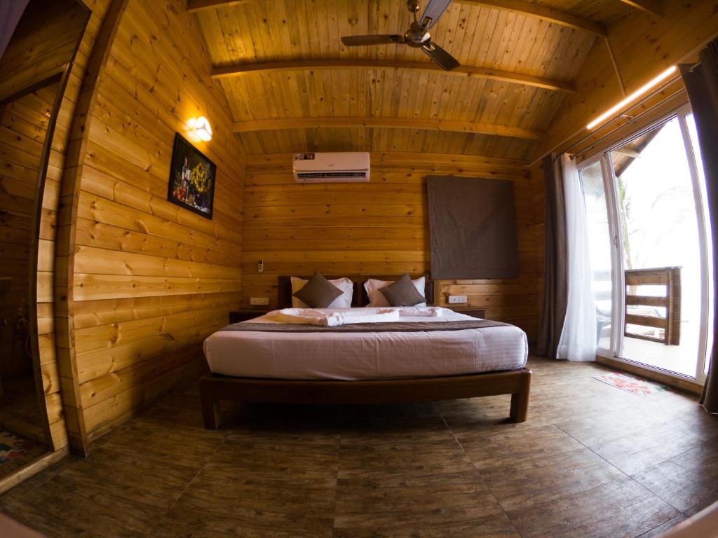 Postel nebo postele na pokoji v ubytování Vista Praia Beach Resort