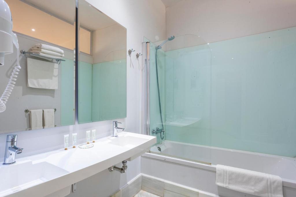 Suites Sevilla Plaza, Seville – Updated 2023 Prices