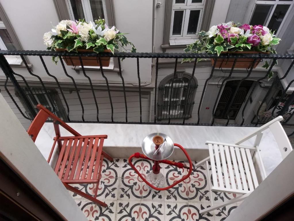 Pera Colour House - Apartment With Balcony