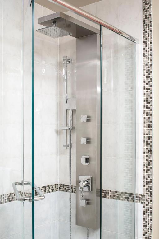 Auberge du Vieux Port by Gray Collection - Resim 38