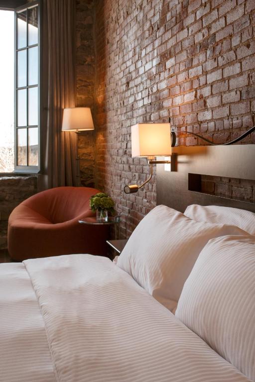 Auberge du Vieux Port by Gray Collection - Resim 15