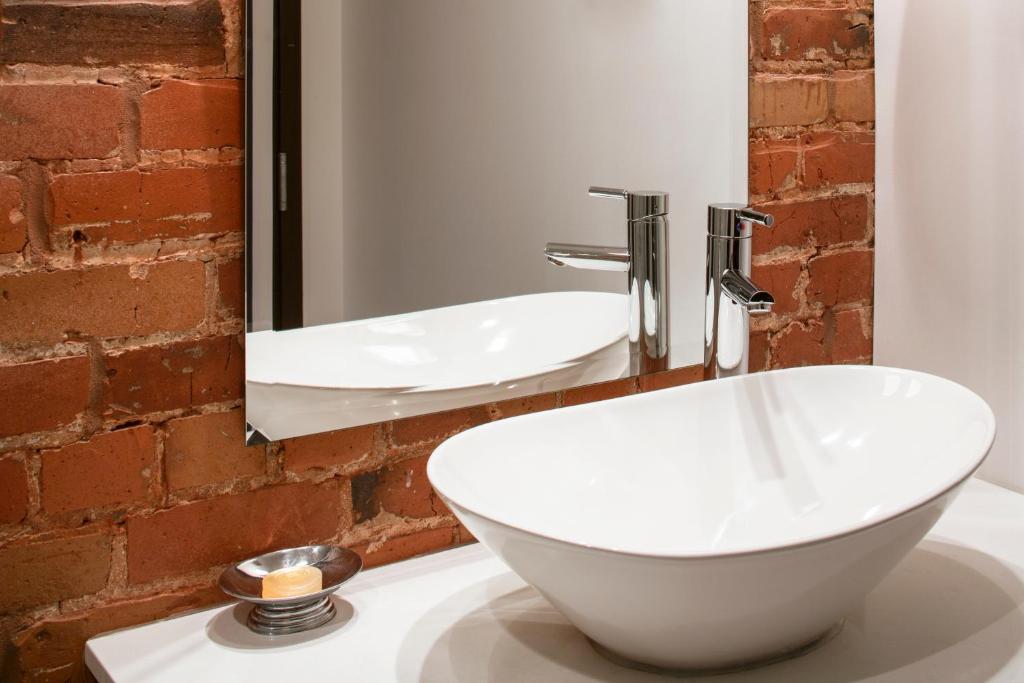 Auberge du Vieux Port by Gray Collection - Resim 19