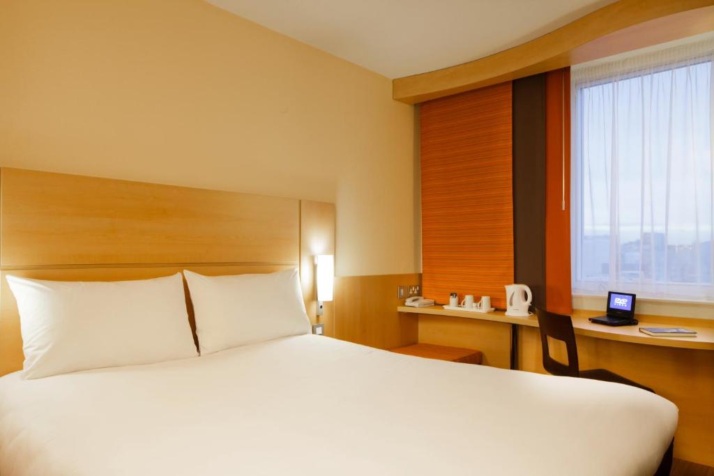 Ibis London Luton Airport - Quarto Queen -Queen Padrão