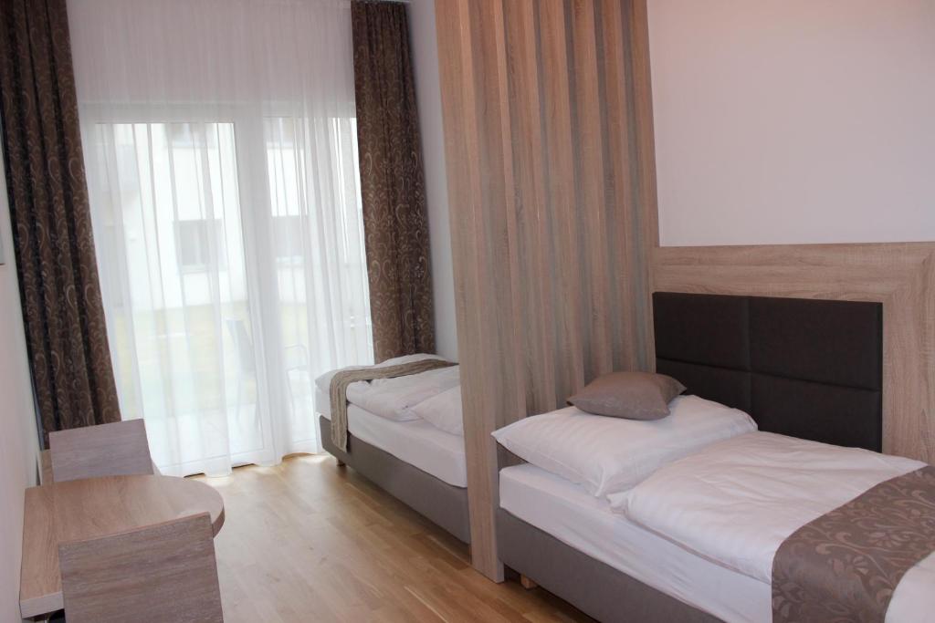 Albert Schweitzer Center Graz - Two-Bedroom Apartment With Terrace