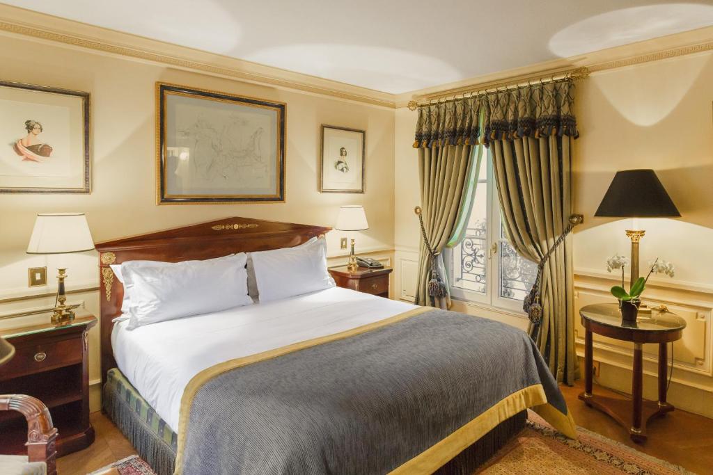 Postel nebo postele na pokoji v ubytování Hotel Luxembourg Parc